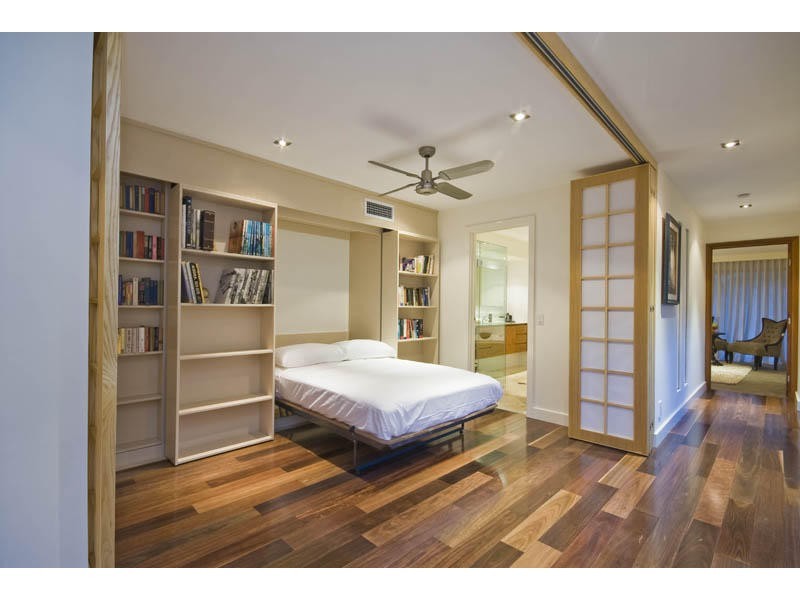 35A Hughes Avenue, Main Beach QLD 4217