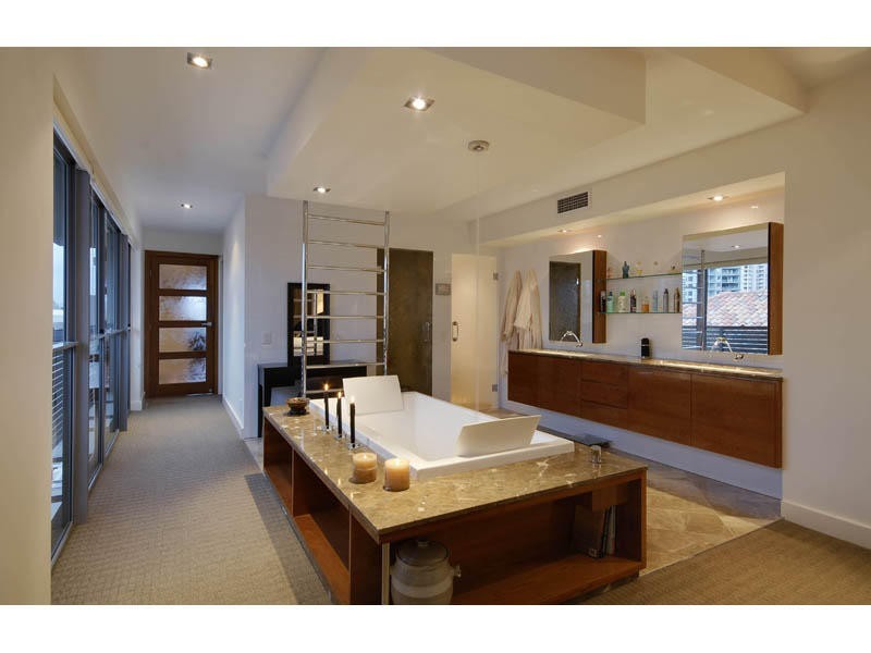 35A Hughes Avenue, Main Beach QLD 4217