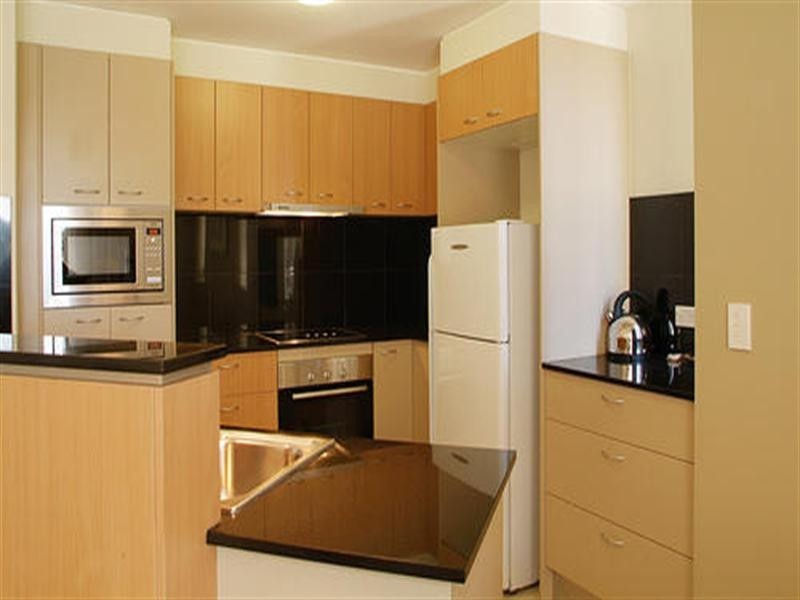 21 Cypress Avenue, Surfers Paradise QLD 4217