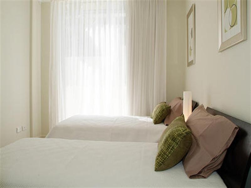 21 Cypress Avenue, Surfers Paradise QLD 4217