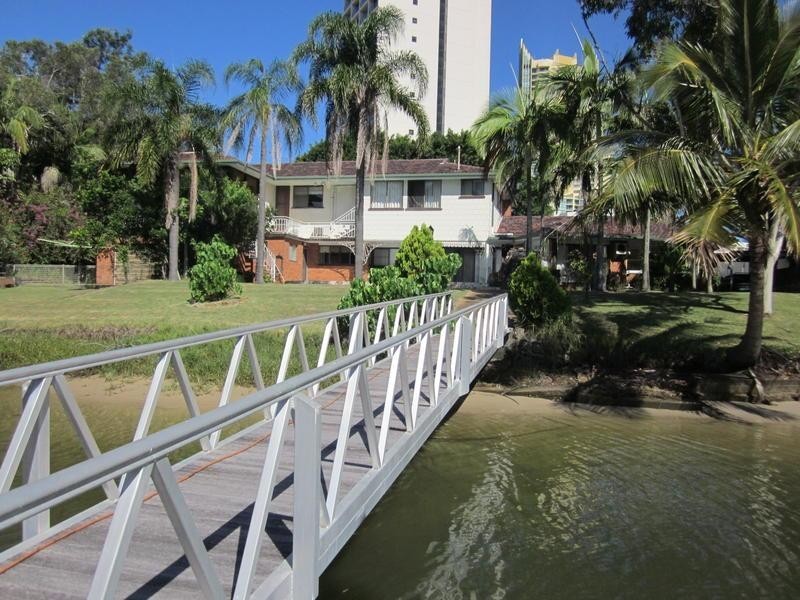 26 Paradise Place, Surfers Paradise QLD 4217
