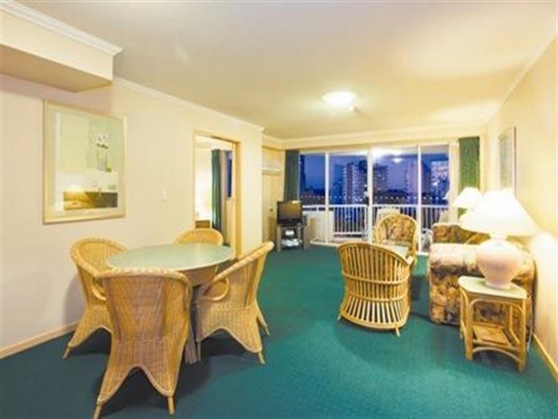 132 Ferny Avenue, Surfers Paradise QLD 4217