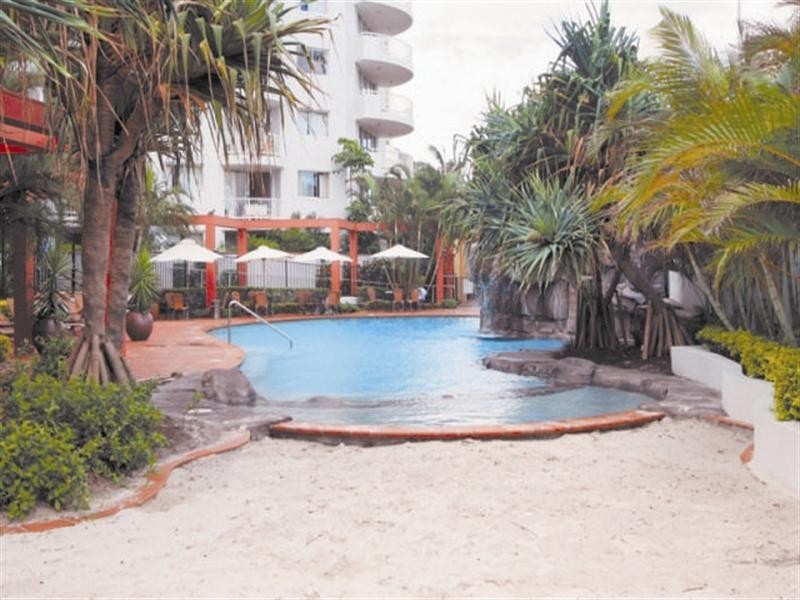 132 Ferny Avenue, Surfers Paradise QLD 4217