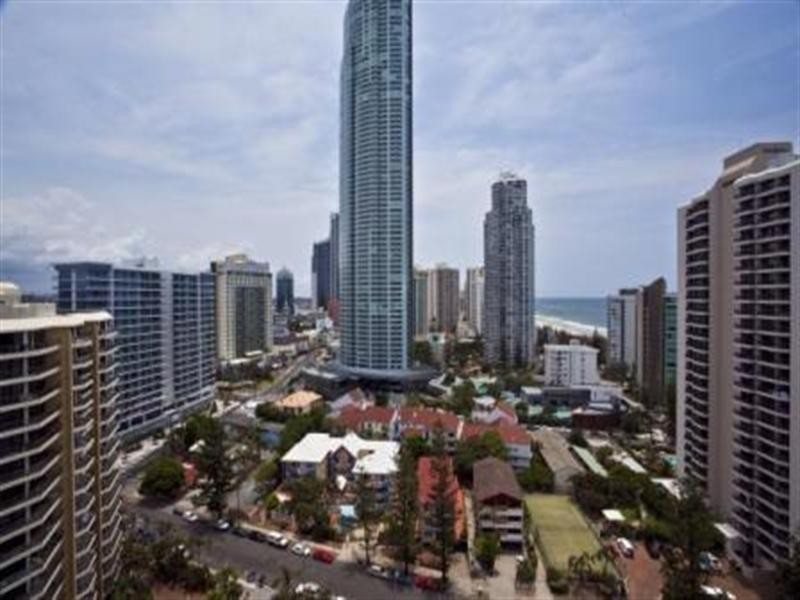 5 Enderley Avenue, Surfers Paradise QLD 4217