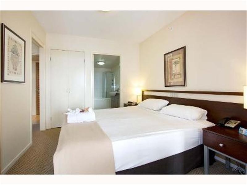 42 Surf Parade, Broadbeach QLD 4218