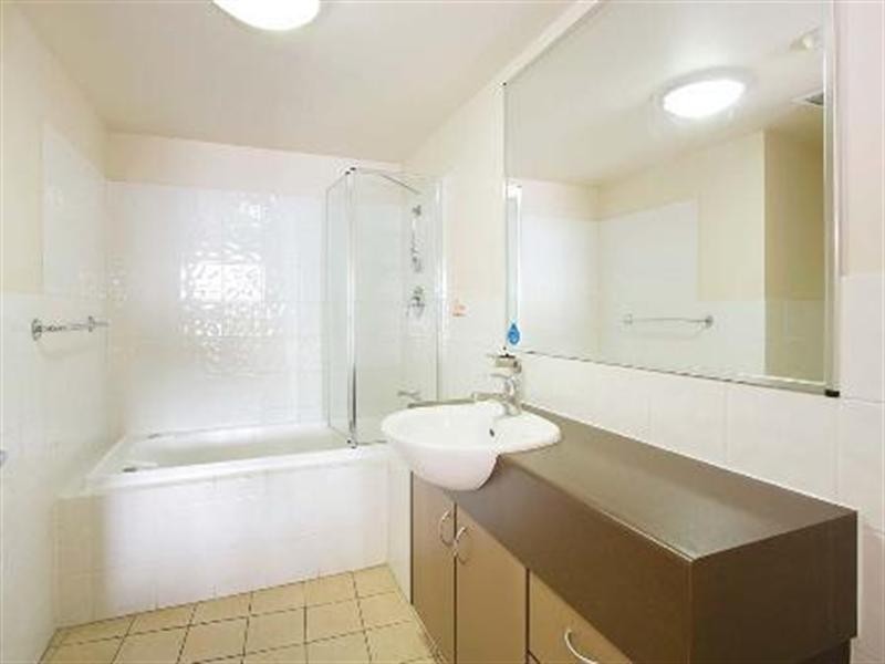 42 Surf Parade, Broadbeach QLD 4218