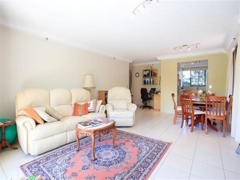 5 Enderley Avenue, Surfers Paradise QLD 4217