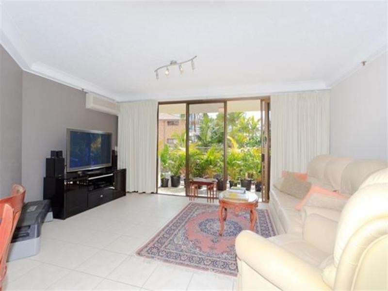 5 Enderley Avenue, Surfers Paradise QLD 4217