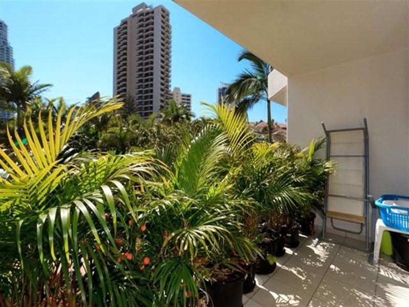 5 Enderley Avenue, Surfers Paradise QLD 4217