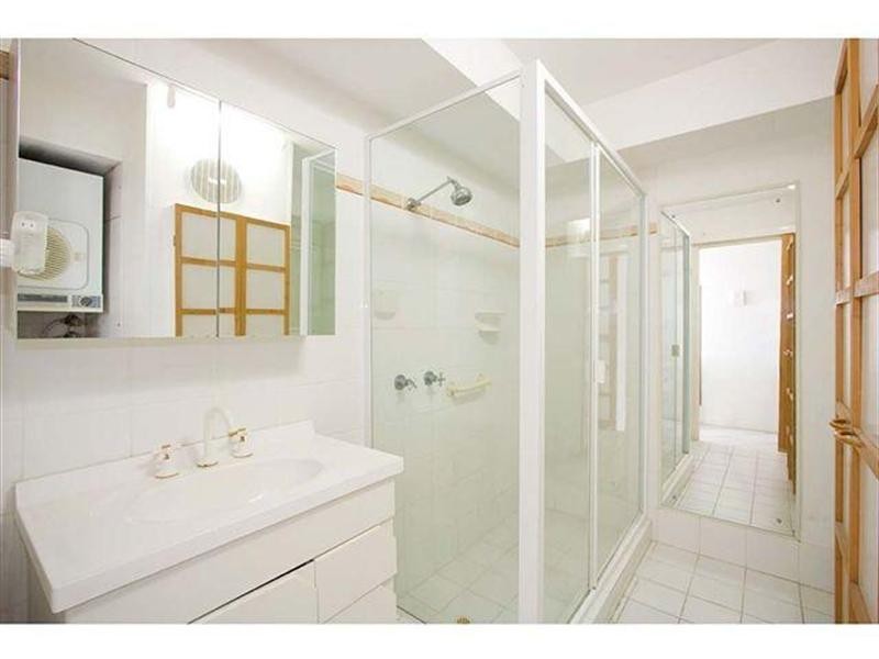 2 Riverview Parade, Surfers Paradise QLD 4217