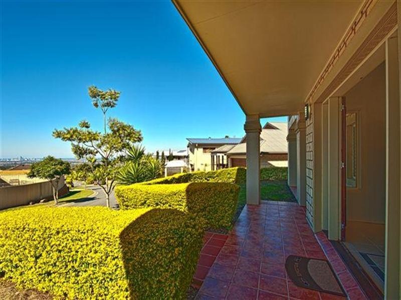 16 Ballah Crescent, Highland Park QLD 4211