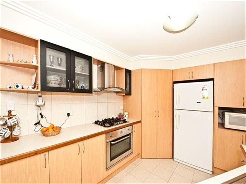 16 Ballah Crescent, Highland Park QLD 4211