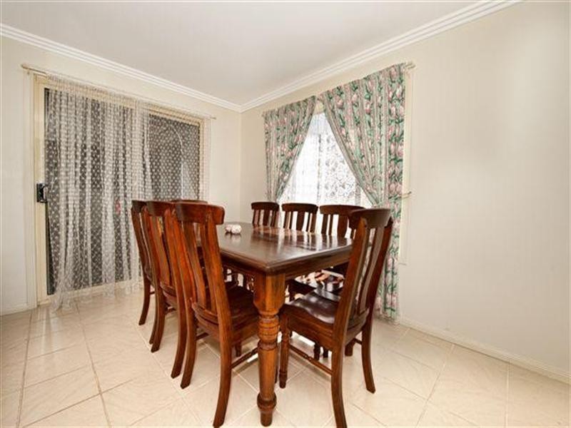 16 Ballah Crescent, Highland Park QLD 4211