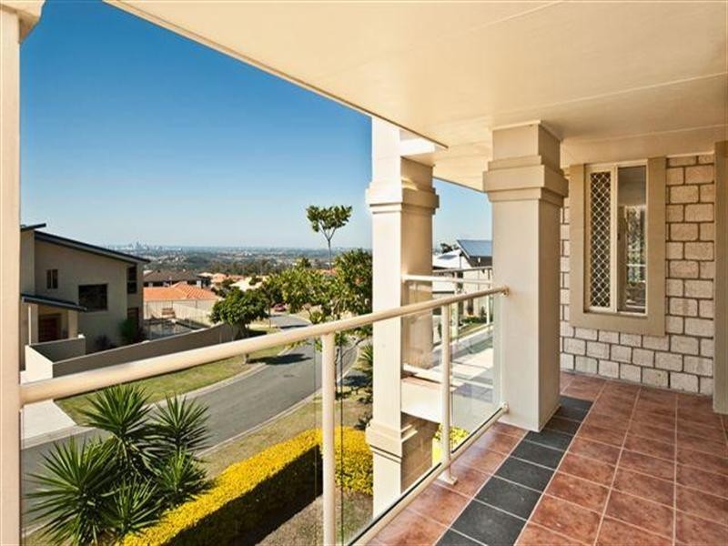 16 Ballah Crescent, Highland Park QLD 4211