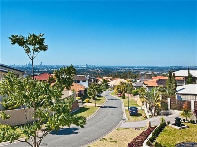 16 Ballah Crescent, Highland Park QLD 4211