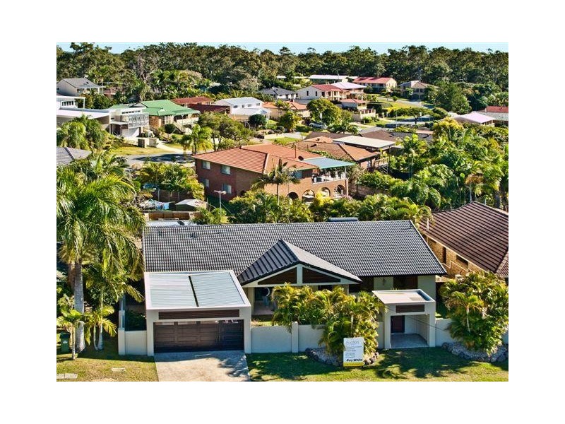 201 Heeb Street, Benowa QLD 4217