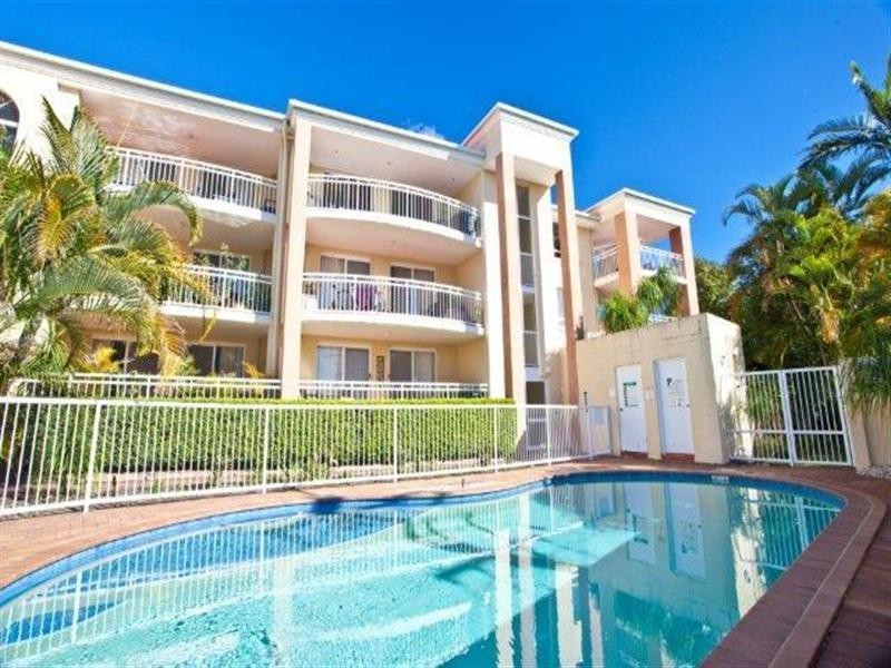 30 Dalpura Street, Chevron Island QLD 4217