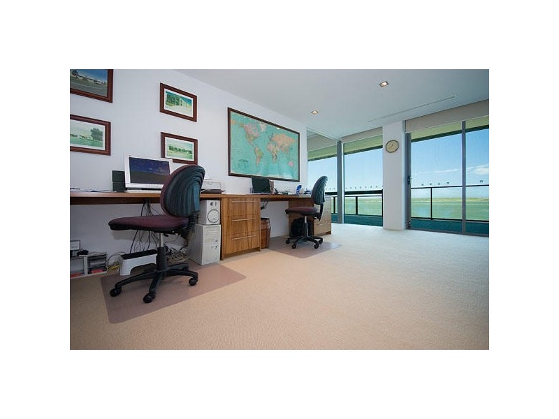 Paradise Point QLD 4216