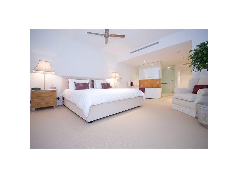 Paradise Point QLD 4216