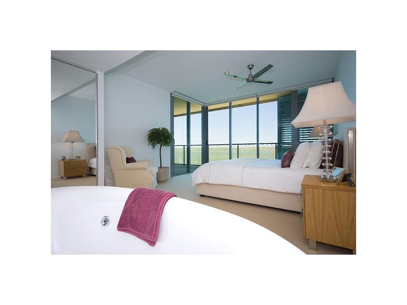 Paradise Point QLD 4216