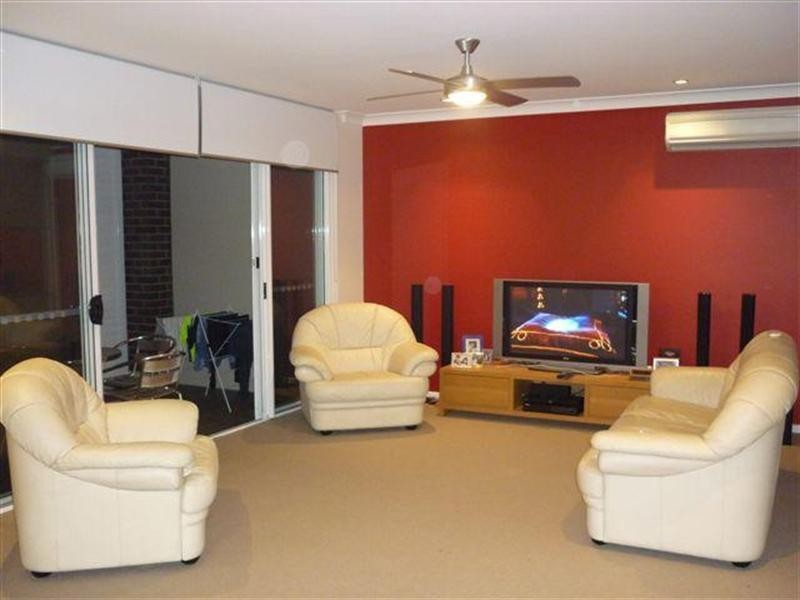 3027 The Boulevard, Carrara QLD 4211