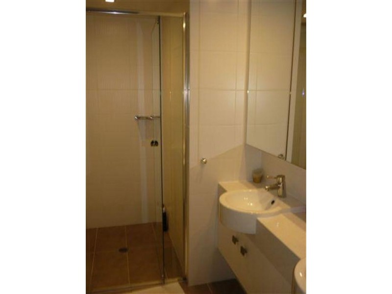 3027 The Boulevard, Carrara QLD 4211