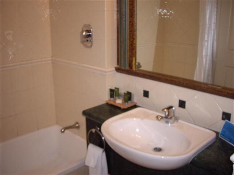 25 Laycock Street, Surfers Paradise QLD 4217