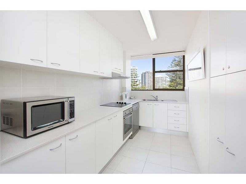 29 Northcliffe Terrace, Surfers Paradise QLD 4217