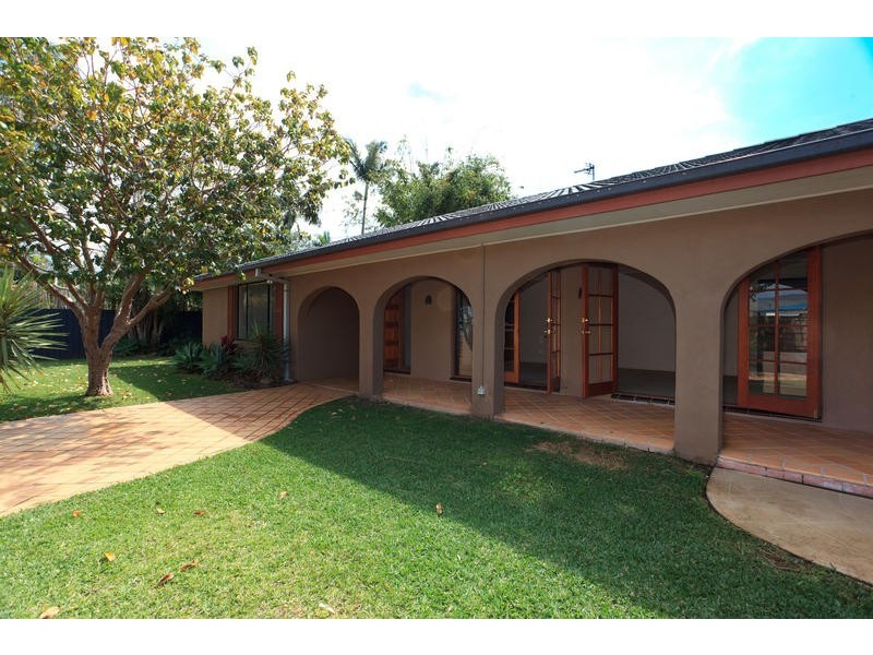 330 Monaco Street, Broadbeach Waters QLD 4218