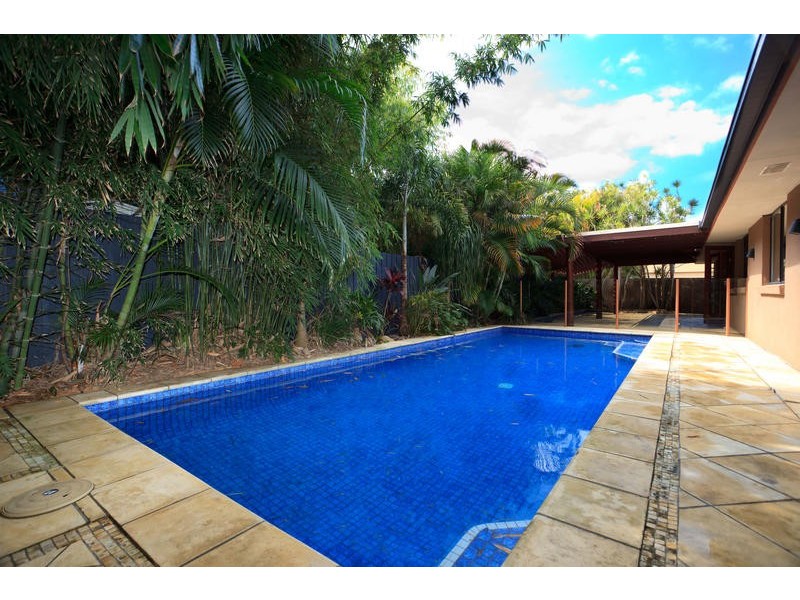 330 Monaco Street, Broadbeach Waters QLD 4218