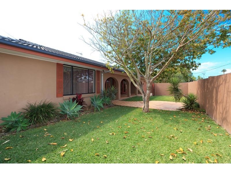 330 Monaco Street, Broadbeach Waters QLD 4218