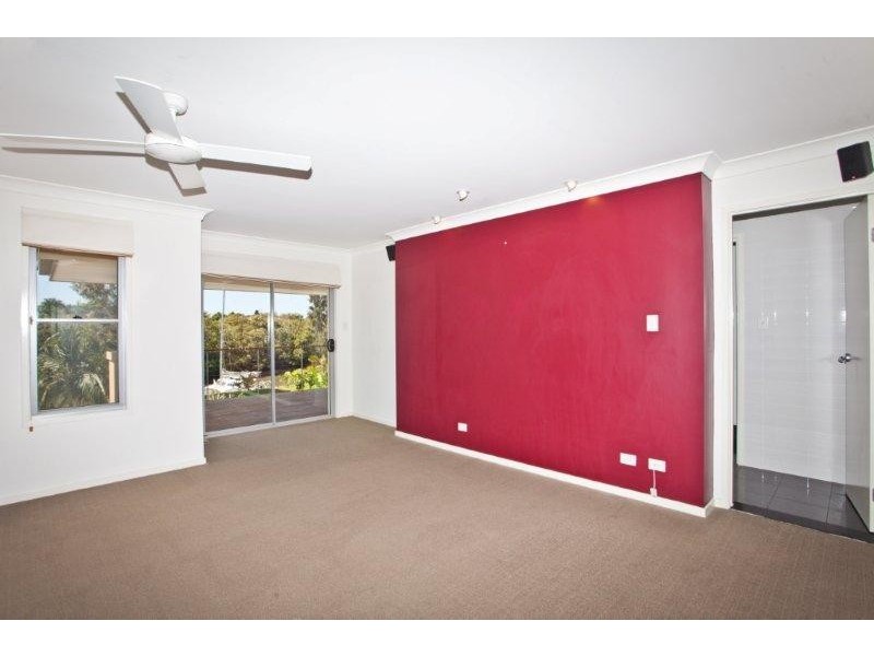 19 River Cove Place, Hope Island QLD 4212