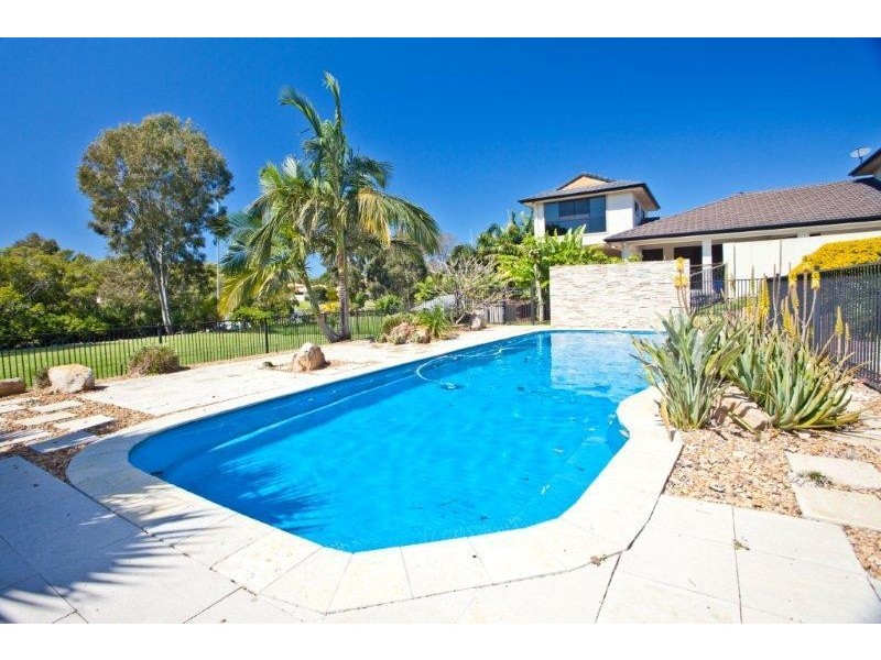 19 River Cove Place, Hope Island QLD 4212