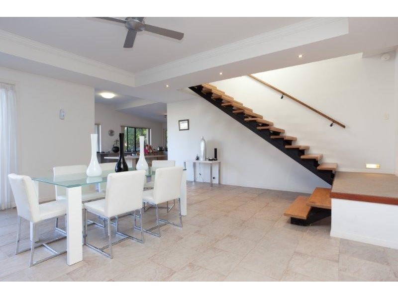 34 T E Peters Drive, Broadbeach Waters QLD 4218