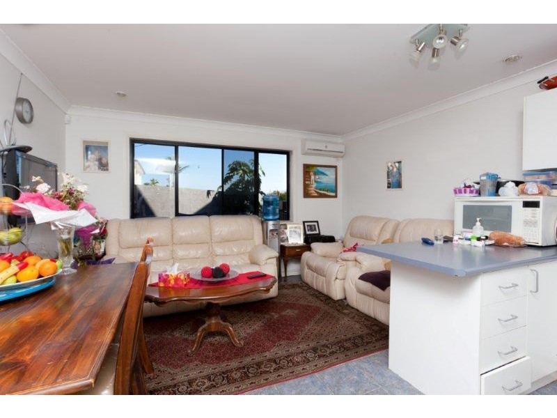 34 T E Peters Drive, Broadbeach Waters QLD 4218