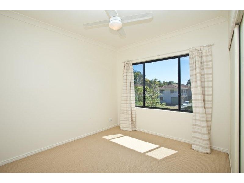 1/57 Whiting Street, Labrador QLD 4215