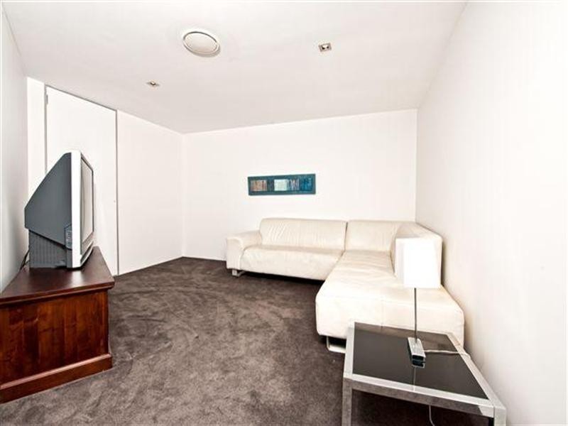 9 Hamilton Avenue -Q1, Surfers Paradise QLD 4217