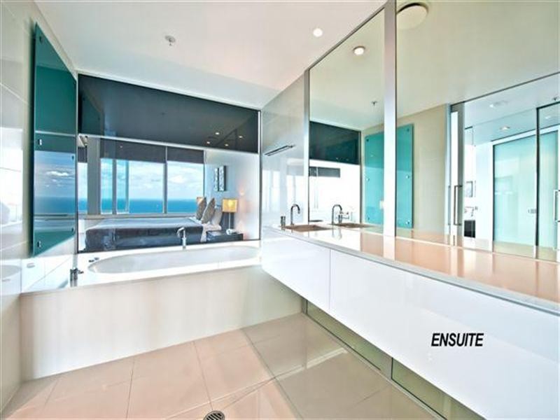 9 Hamilton Avenue -Q1, Surfers Paradise QLD 4217