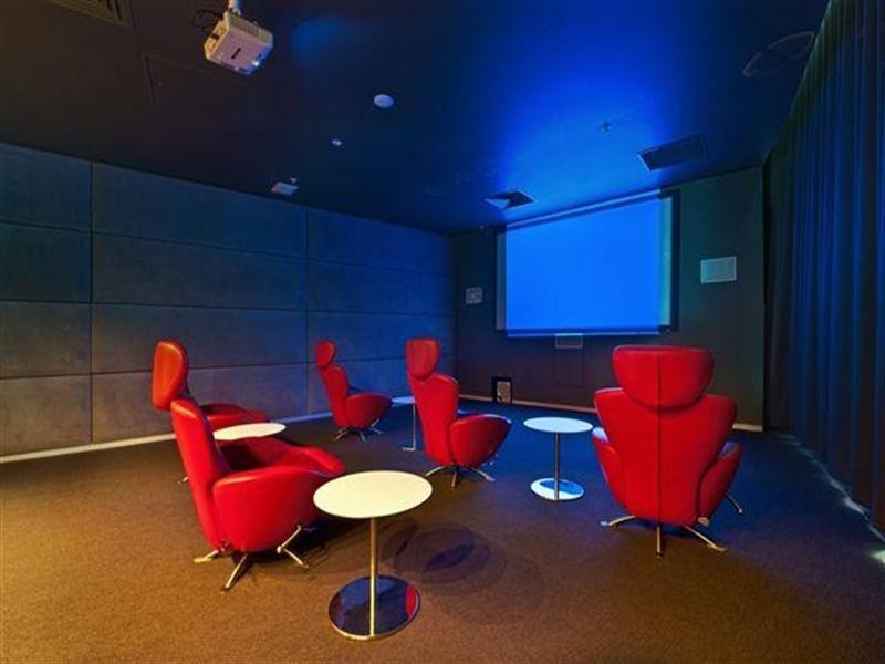 9 Hamilton Avenue -Q1, Surfers Paradise QLD 4217