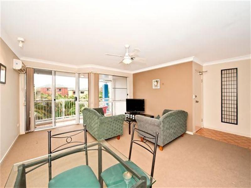 7 Purli Street, Chevron Island QLD 4217