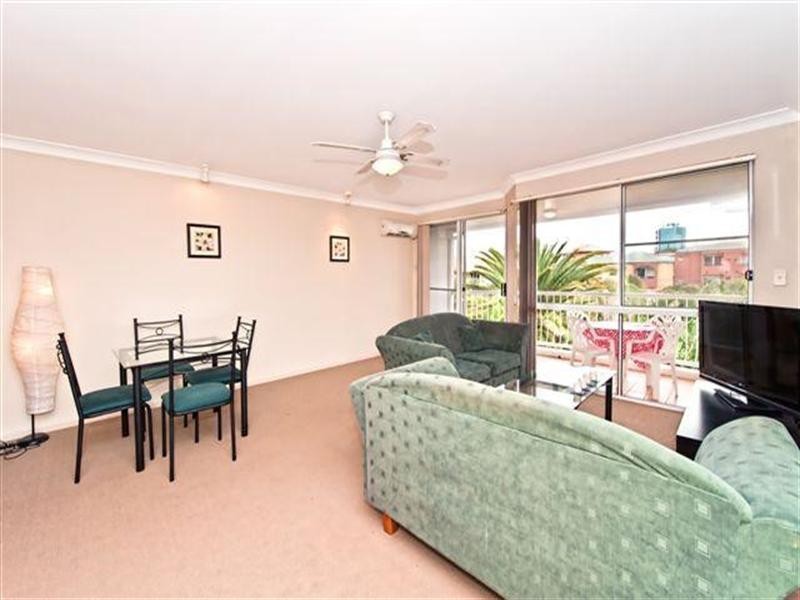 7 Purli Street, Chevron Island QLD 4217