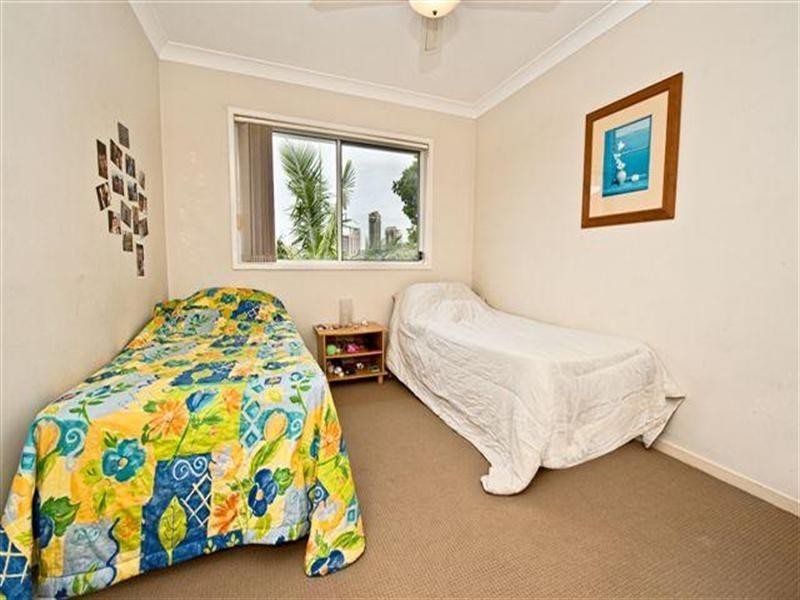 7 Purli Street, Chevron Island QLD 4217