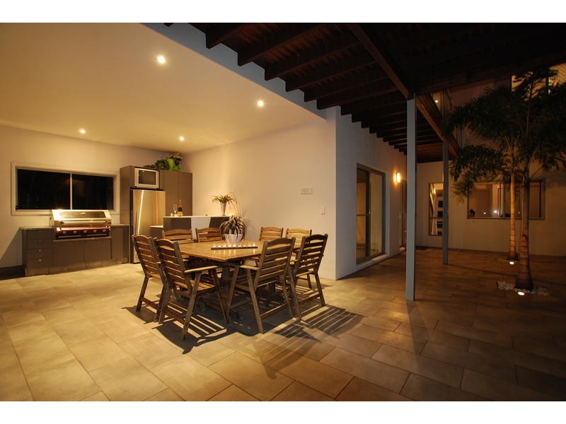 20 Blondell Avenue, Surfers Paradise QLD 4217