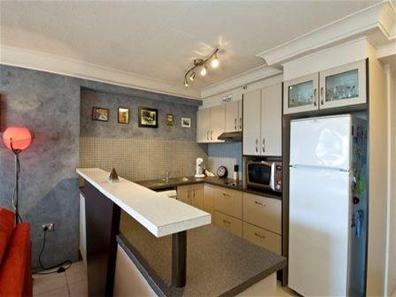 28 Northcliffe Terrace, Surfers Paradise QLD 4217