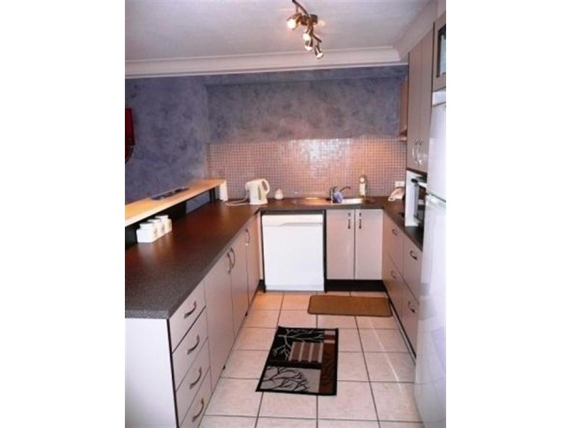 28 Northcliffe Terrace, Surfers Paradise QLD 4217