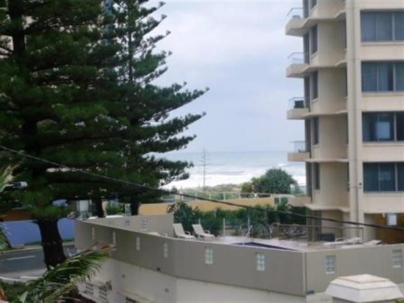 28 Northcliffe Terrace, Surfers Paradise QLD 4217