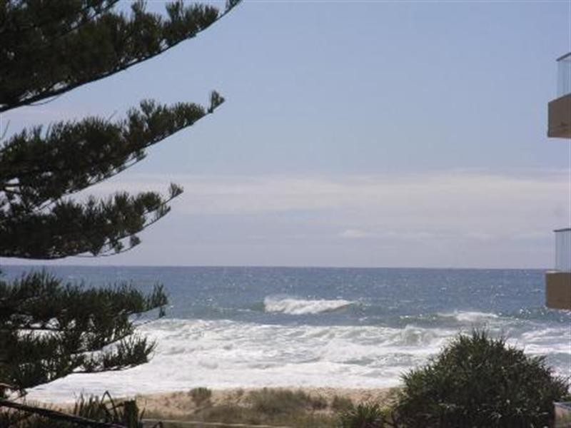 28 Northcliffe Terrace, Surfers Paradise QLD 4217