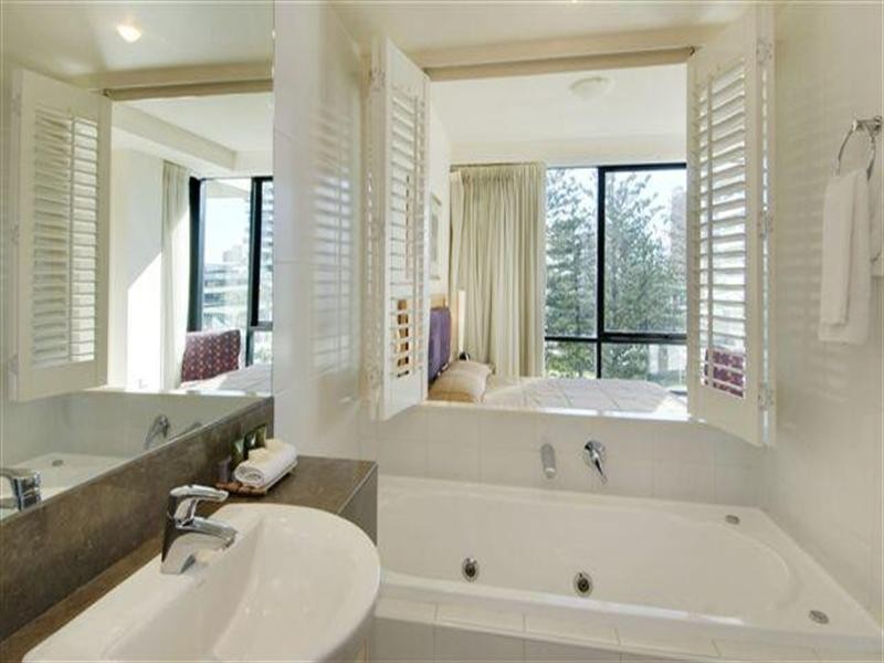 Broadbeach QLD 4218