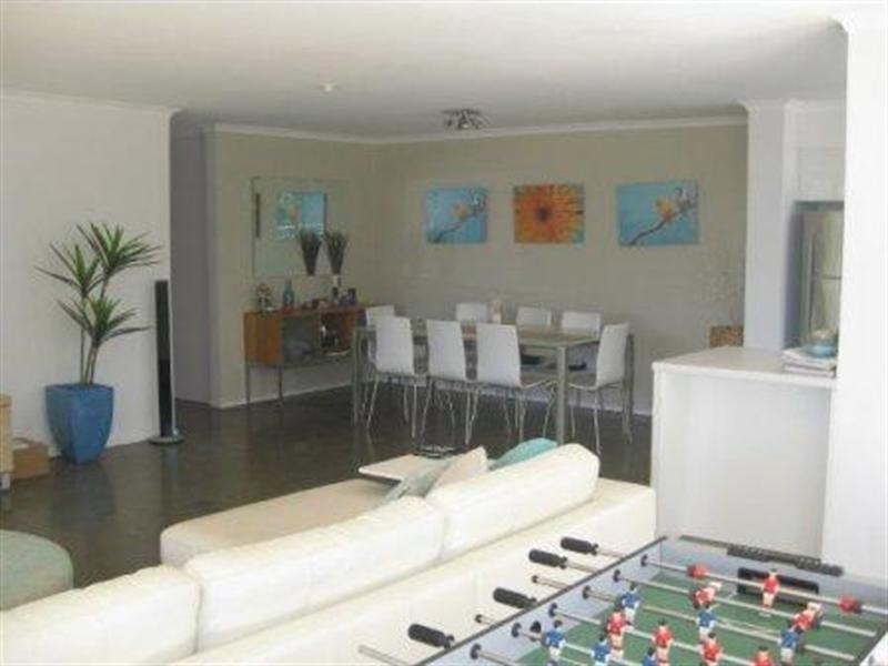 33 Thornton Street, Surfers Paradise QLD 4217