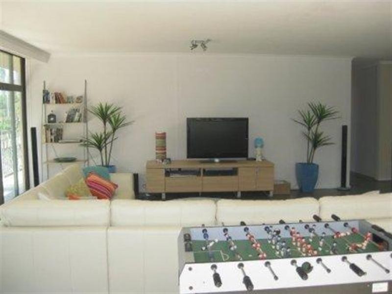 33 Thornton Street, Surfers Paradise QLD 4217